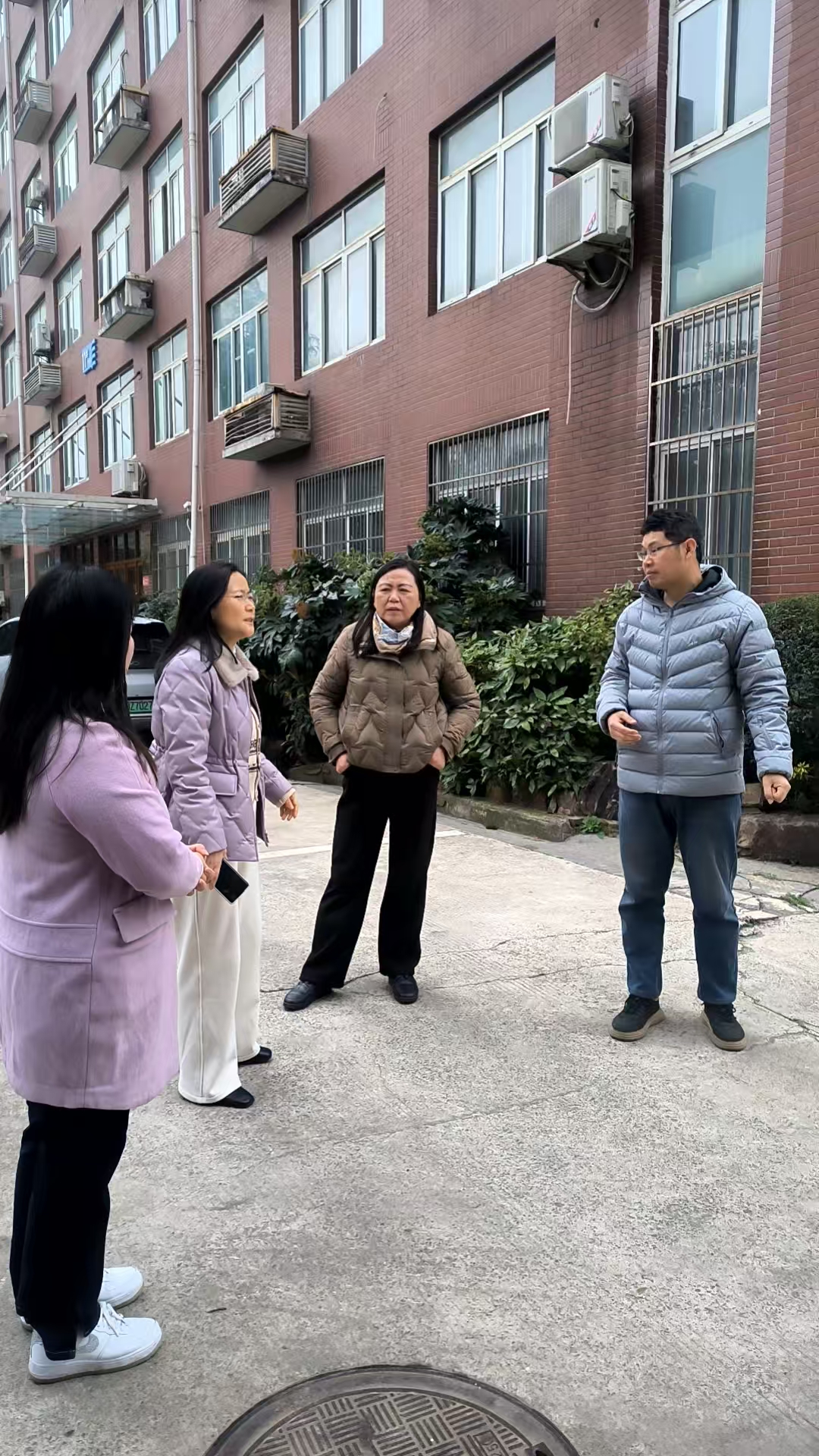 学院开展开学前巡查 筑牢校园安全防线